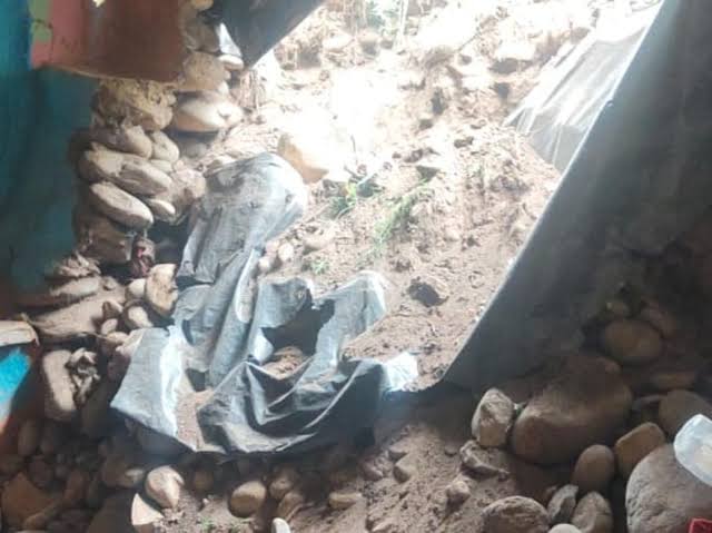 मलबे में दबकर खामोश हो गई चार जिंदगियां, दस महीने की बच्ची और तीन साल का मासूम शामिल