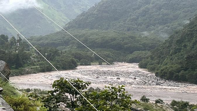 धारचूला में बादल फटने से  मची भारी तबाही, पुल बहने से सैकड़ों लोग फंसे