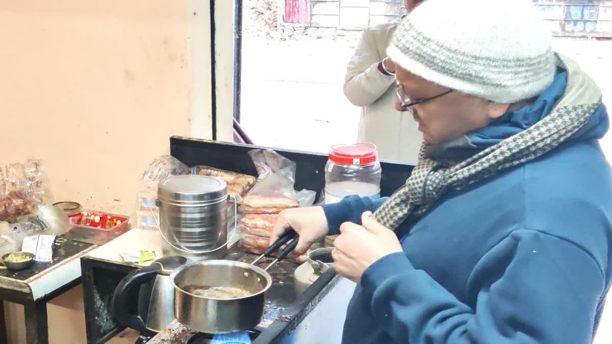 गैरसैंण में मॉर्निंग वॉक पर निकले सीएम धामी, पहले चाय बनाई फिर सभी को पिलाई , जाना कुशल क्षेम