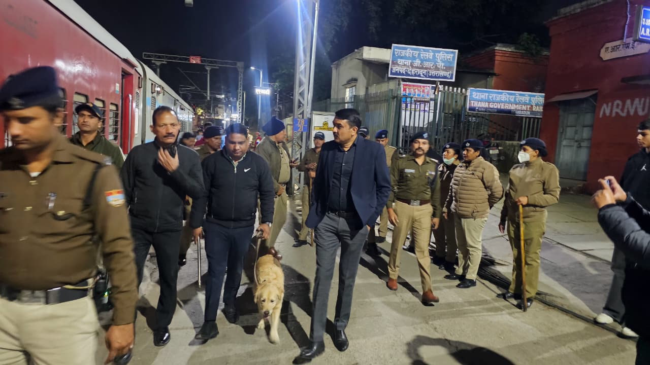 दिल्ली धमाके के बाद उत्तराखंड में हाई अलर्ट जारी, हर रास्ते पर सख्त चेकिंग